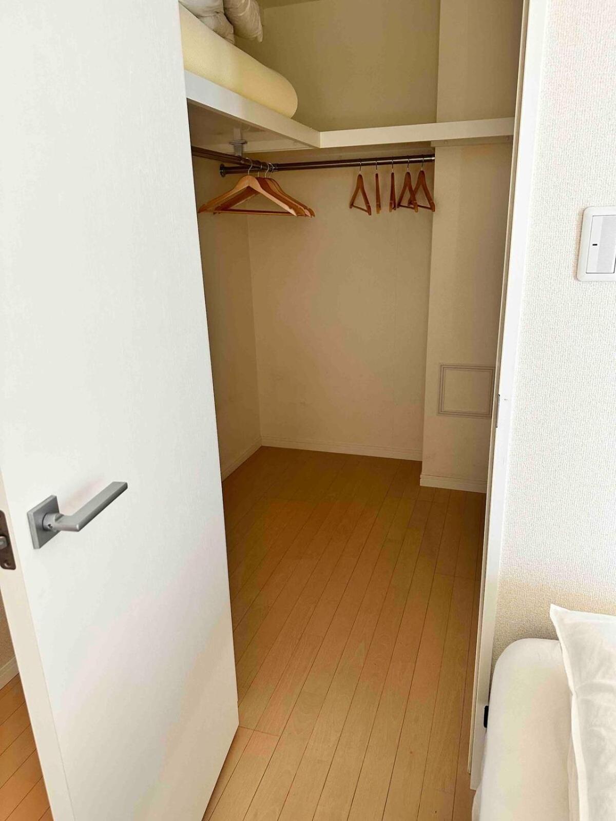 Kinshicho Sky View: Prime Location With Projector & Wi-fi