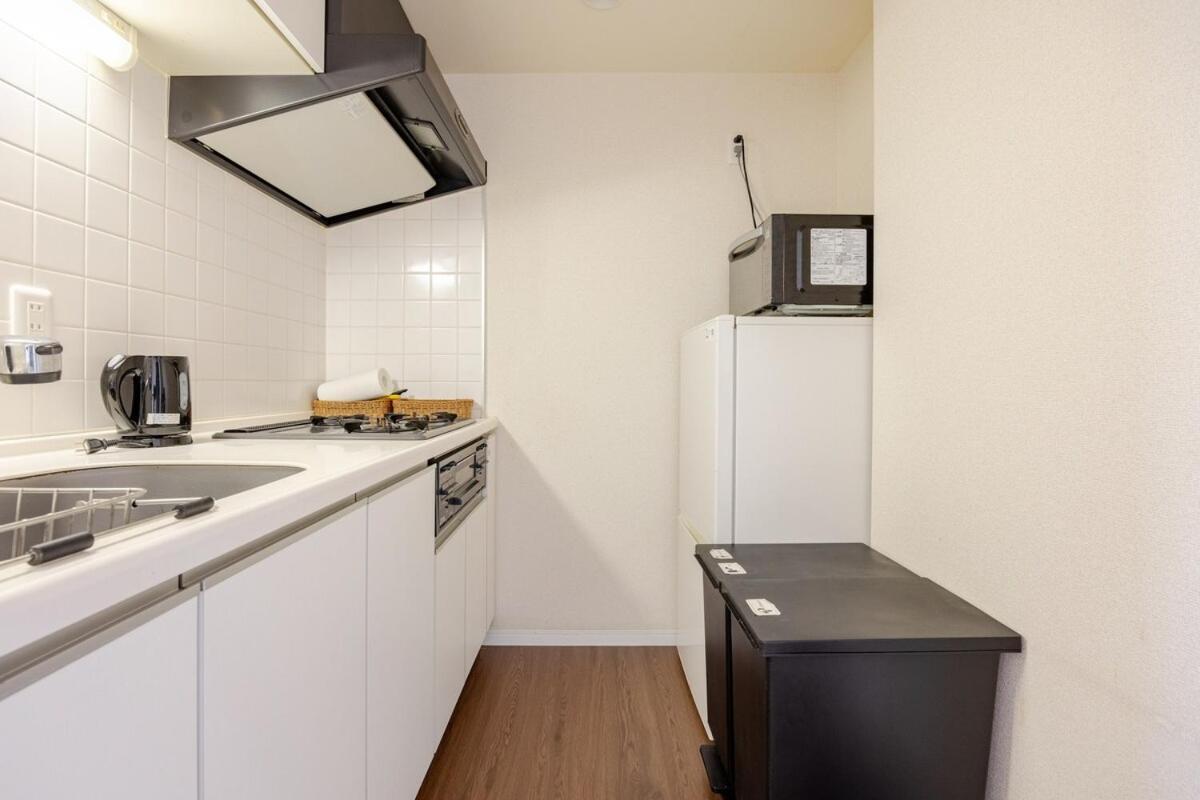 Kinshicho Sky View: Prime Location With Projector & Wi-fi Apartment