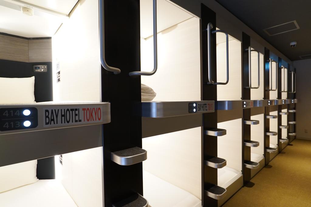 Capsule hotel Ekimae Bay