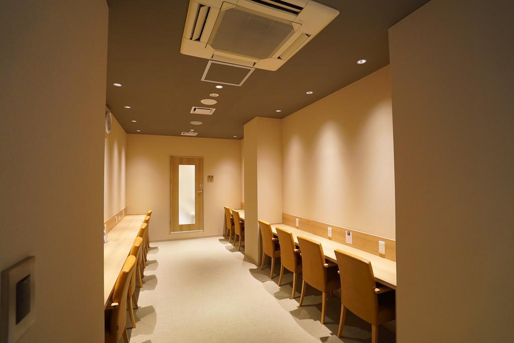 Capsule hotel Ekimae Bay Tokyo