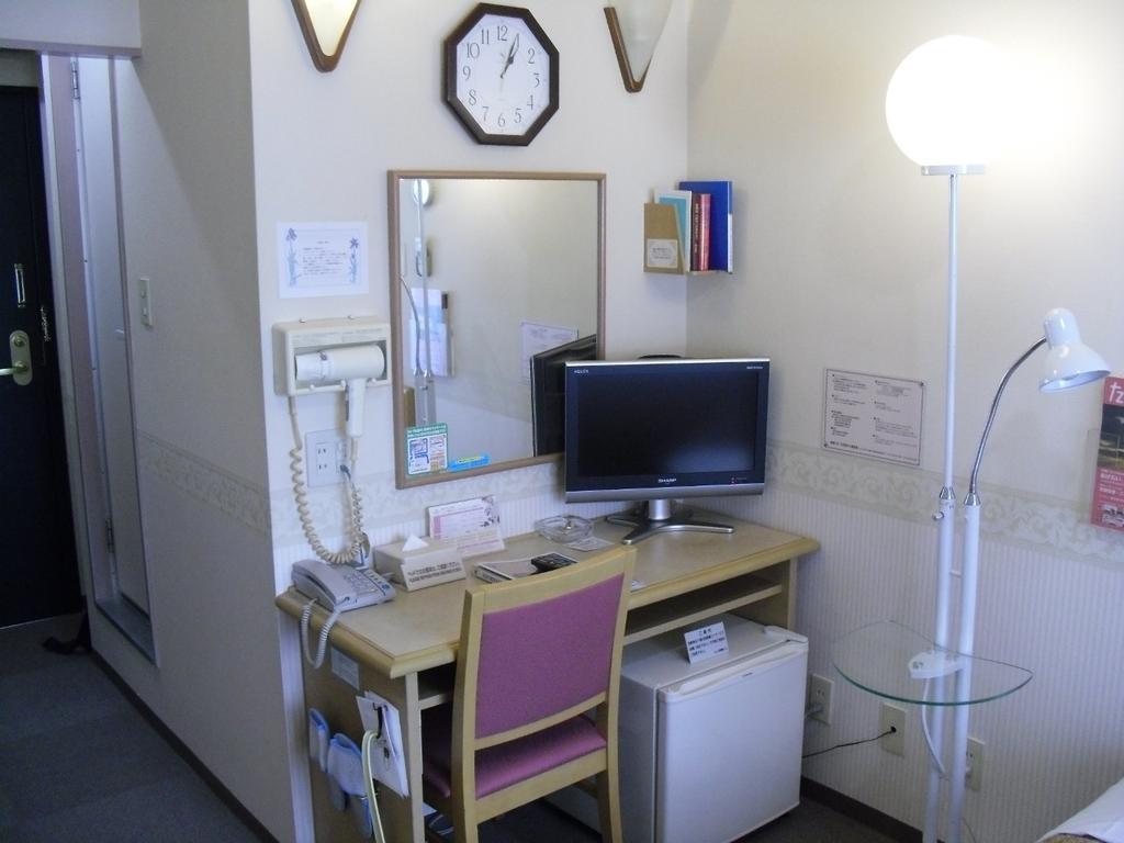 Toyoko Asakusa Senzoku Tsukuba Express Hotel 3*