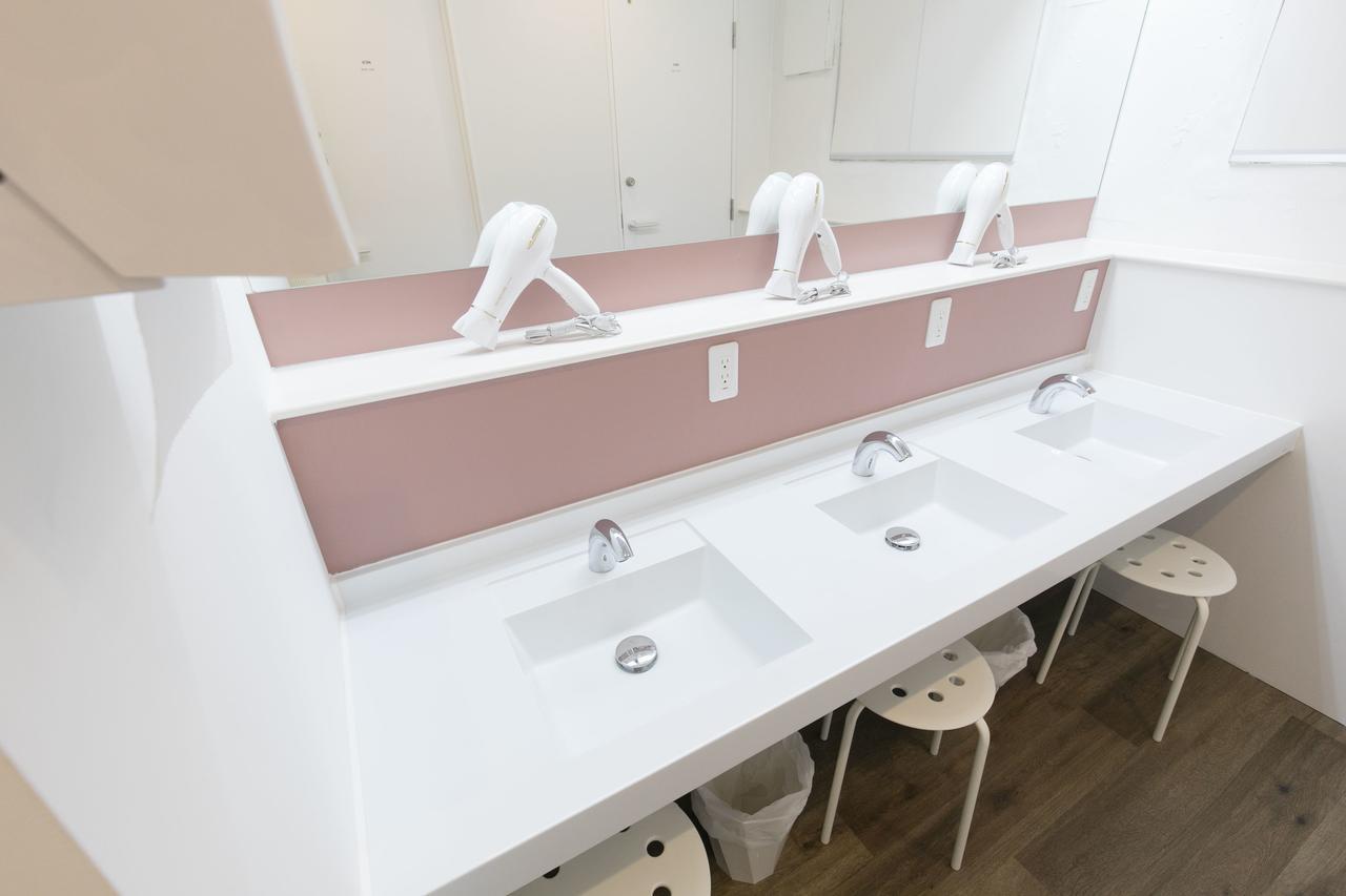 Hostel Den
