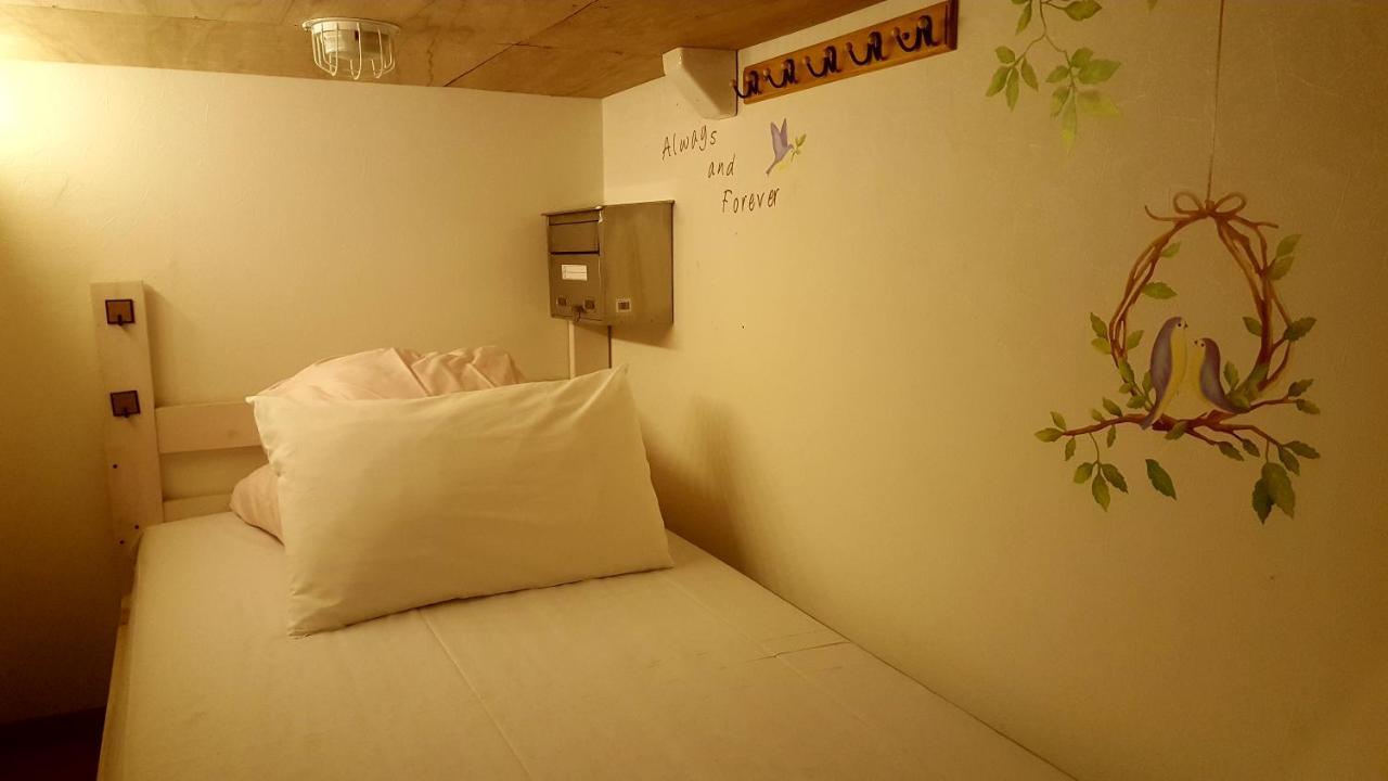 Capsule hotel Shinjuku Sky *