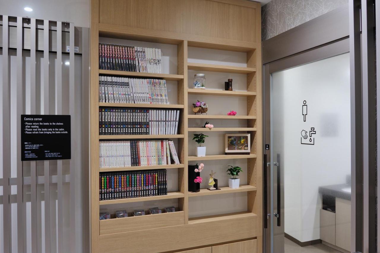 Global Gotanda Capsule hotel
