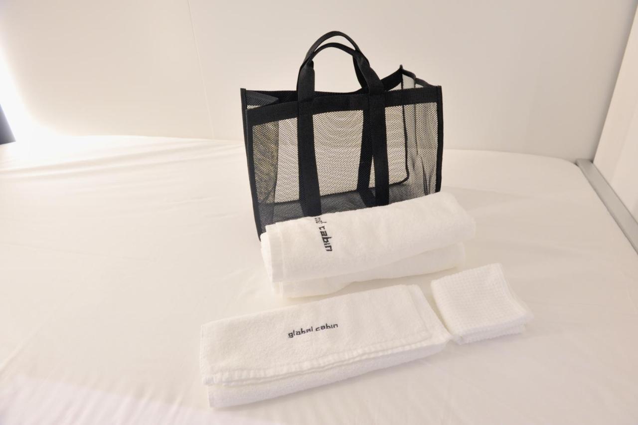 Capsule hotel Global Gotanda Tokyo