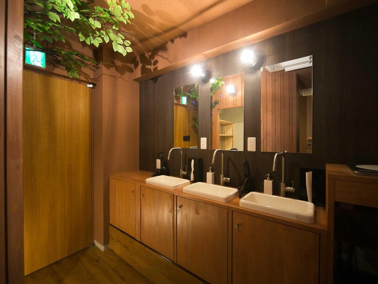 The Wardrobe Tree Hostel Tokyo