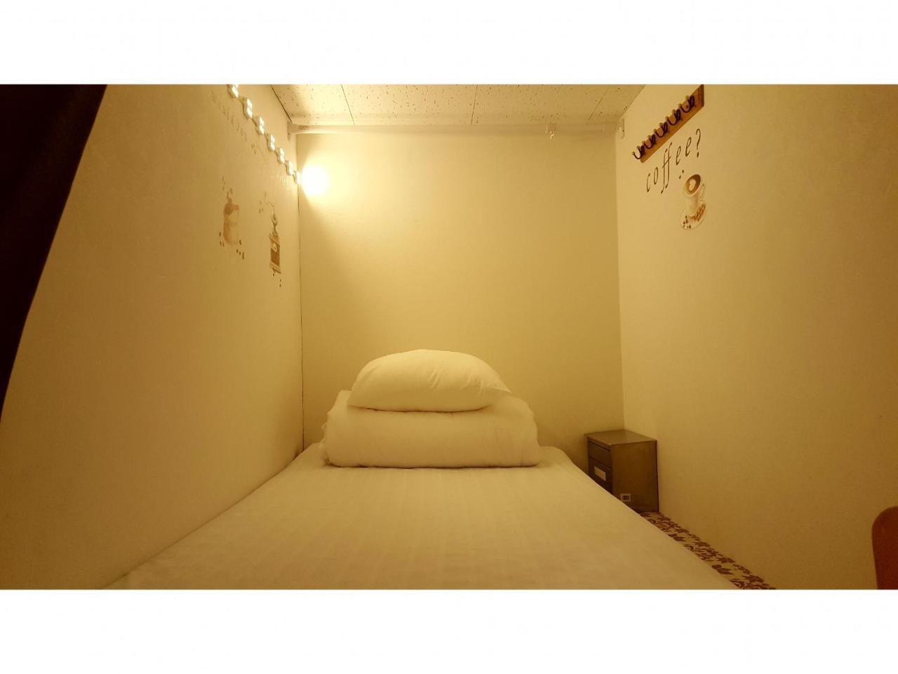 Shinjuku Sky Capsule hotel Tokyo