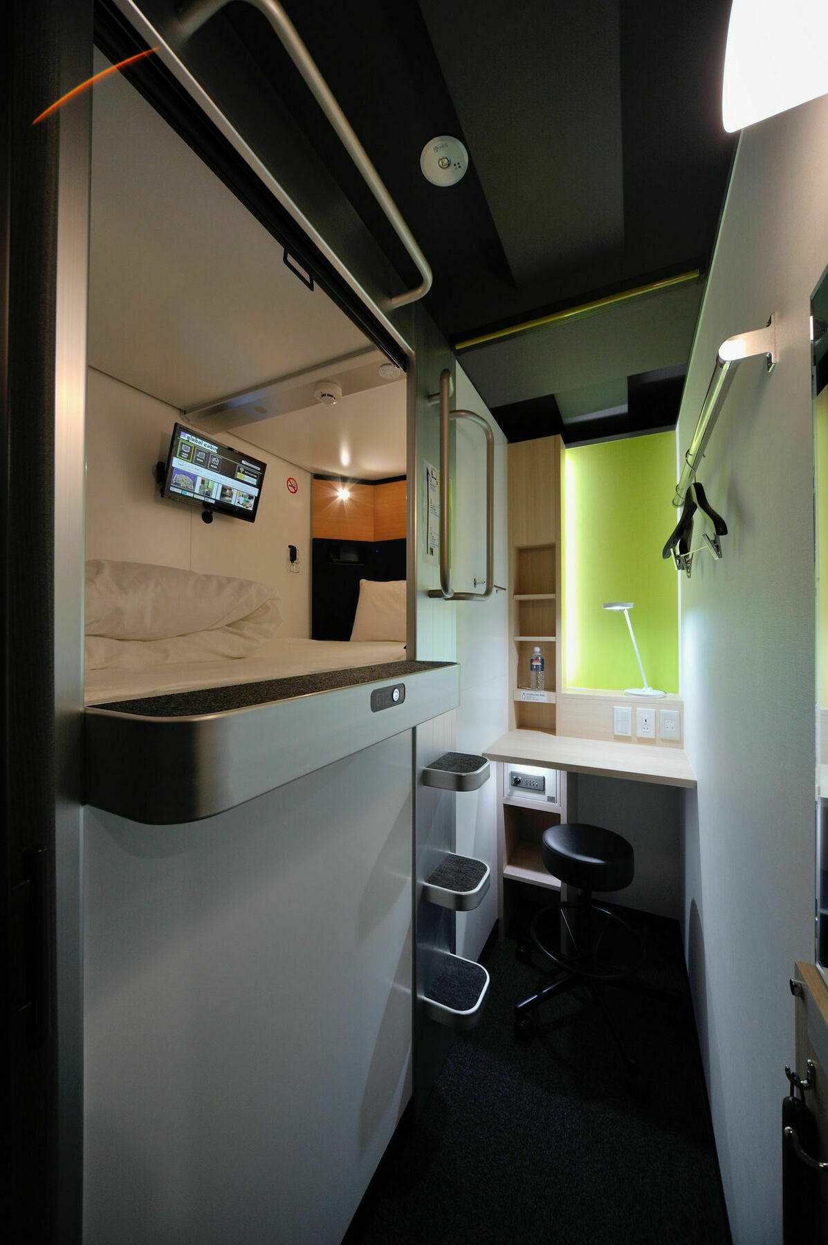 Global Gotanda Capsule hotel