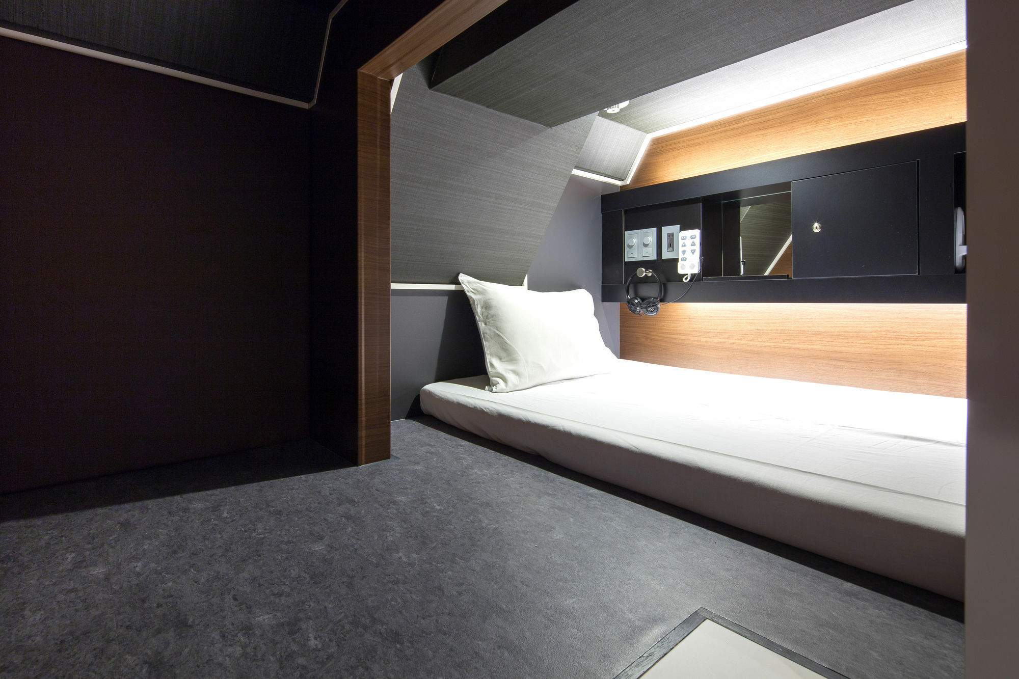 Commun Shibuya Capsule hotel Tokyo