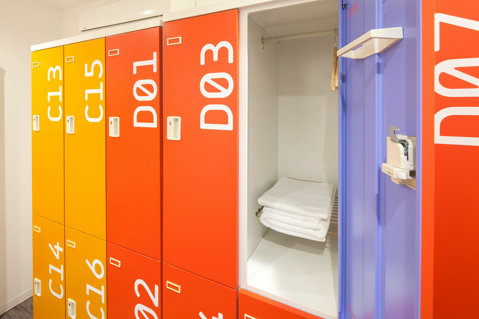 Capsule hotel Commun Shibuya Tokyo