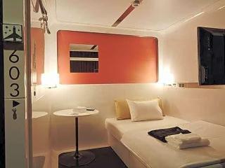 Capsule hotel First Shinbashi Atagoyama Tokyo