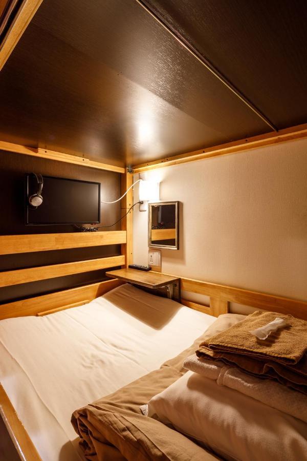 Capsule hotel Owl Shinbashi 2*