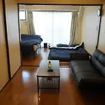 恵比寿駅から徒歩1分 渋谷3分 新宿10分 30M2でゆったり 最高の立地 402号室