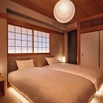 Newopen! - 2 Min Walk From Yoyogi-Koen Station - 5 Min Train Ride From Shinjuku - 2 Showers - 123 M2, Private House In The City Centre!