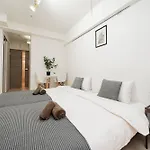 Shinjuku High-Rise Great For Couples & Groups
