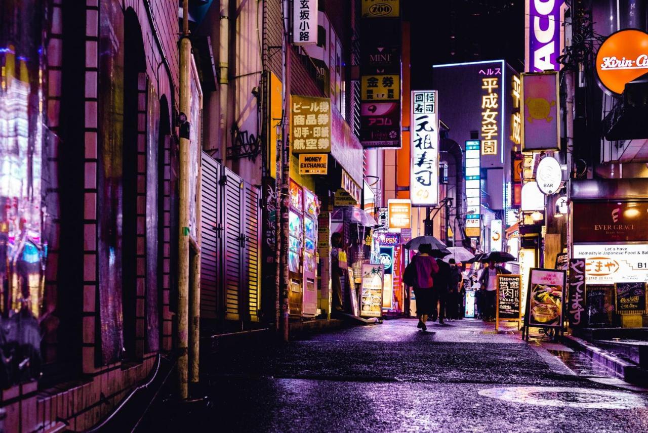 Glou Higashi Shinjuku Tokyo