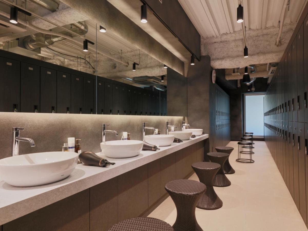 Rembrandt & Shimbashi - Caters To Men Tokyo