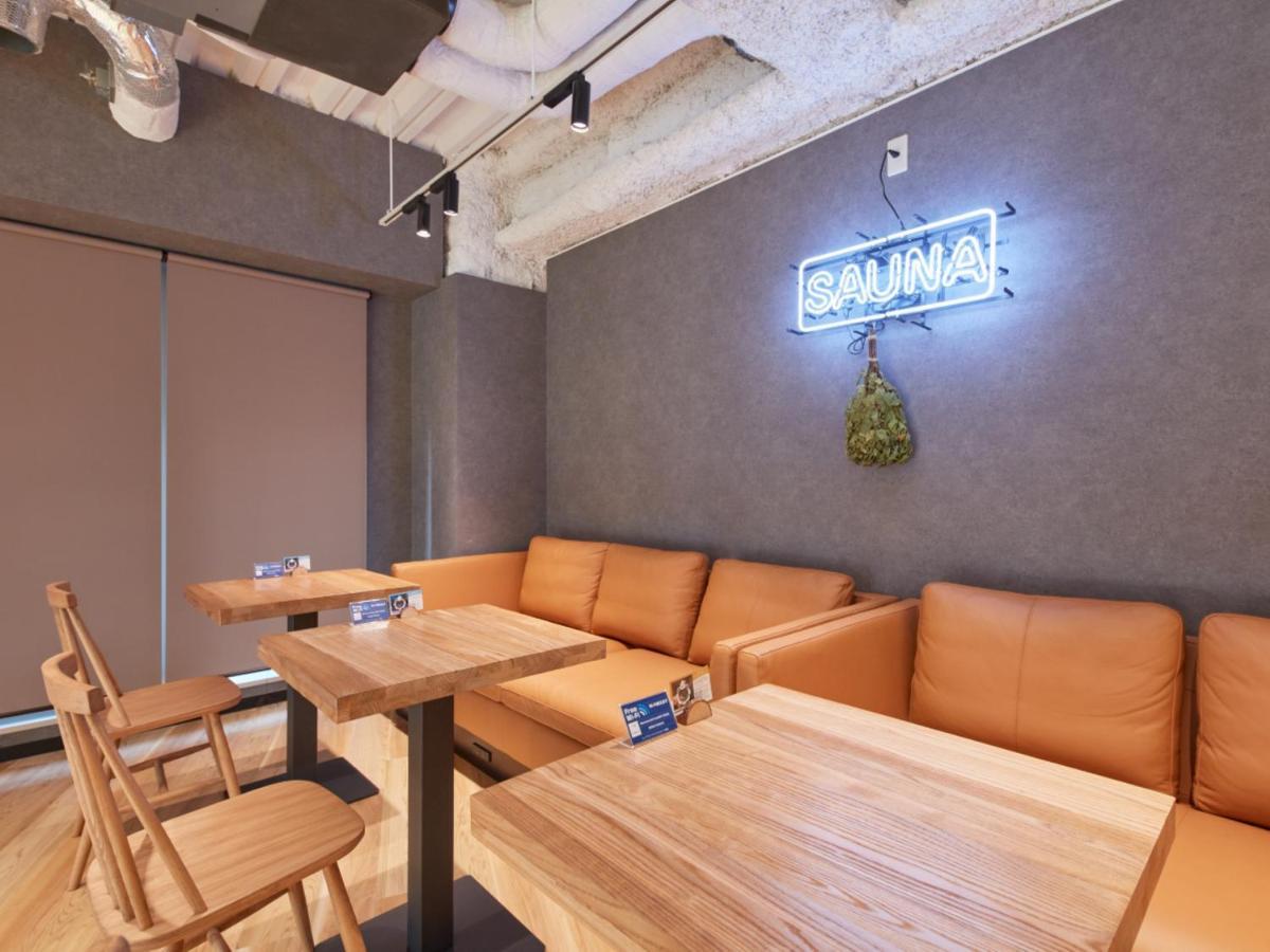 Capsule hotel Rembrandt & Shimbashi - Caters To Men Tokyo