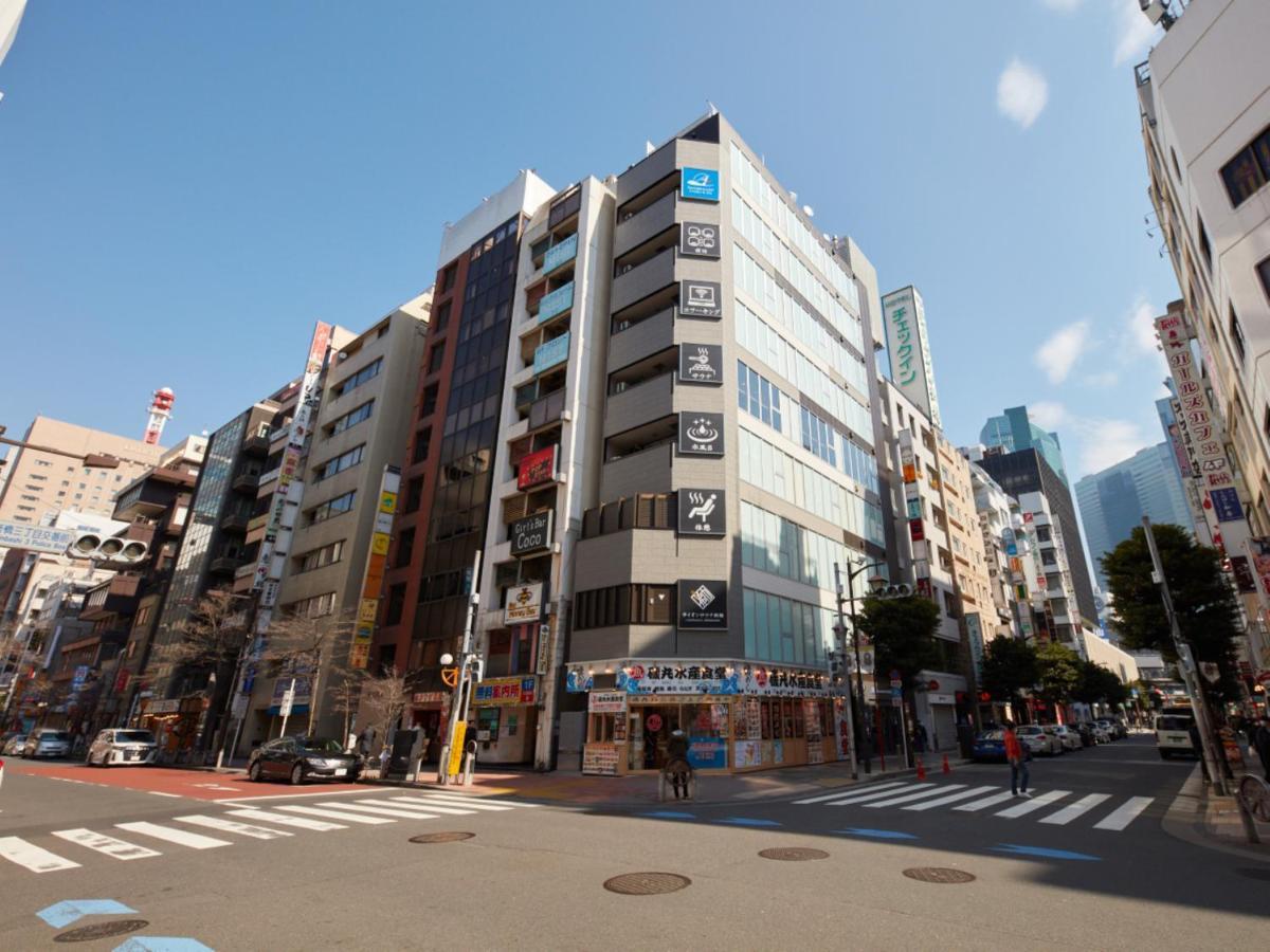 Rembrandt & Shimbashi - Caters To Men Capsule hotel Tokyo