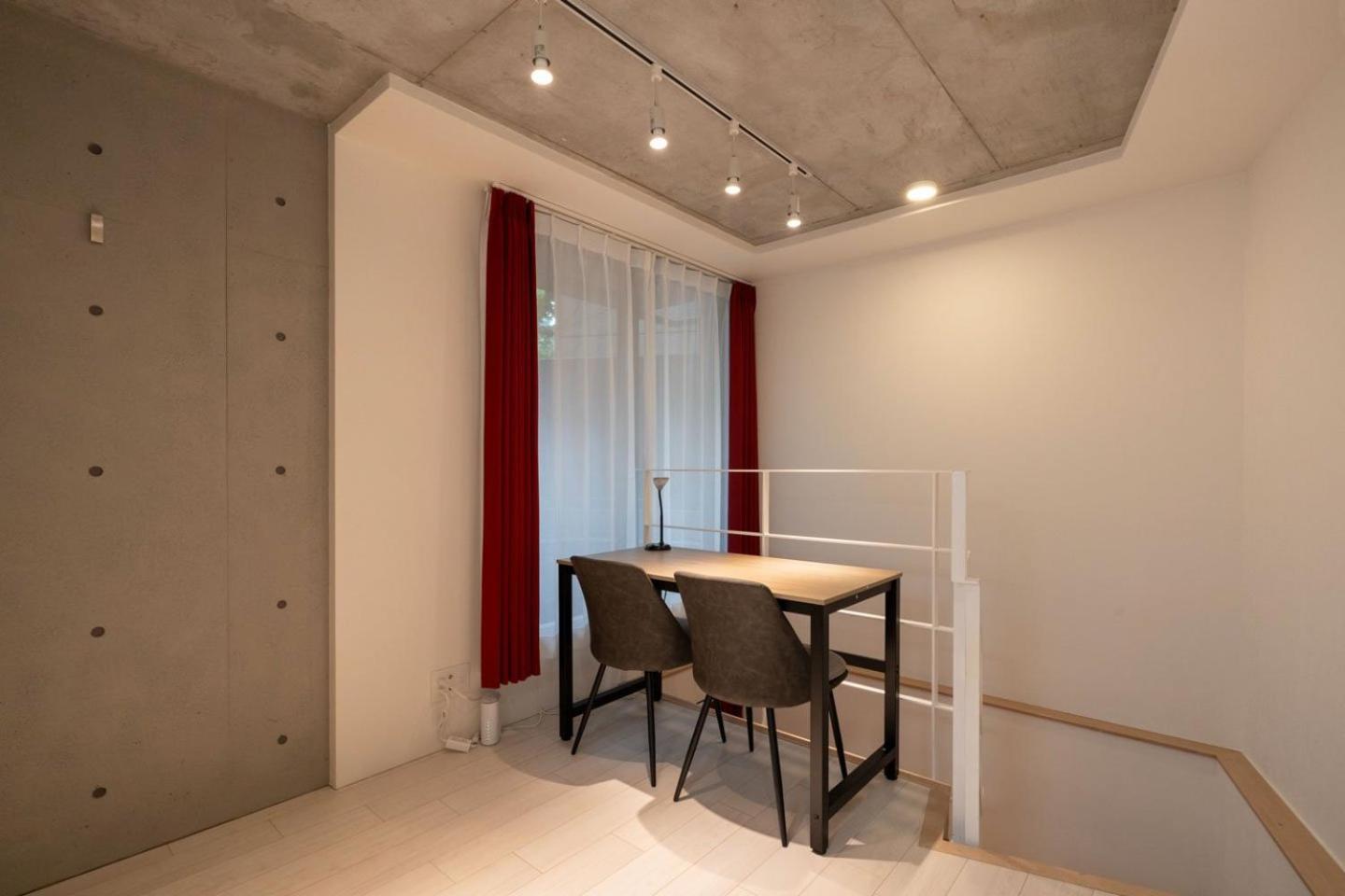 Leclerc Higashi-shinjuku Apartment