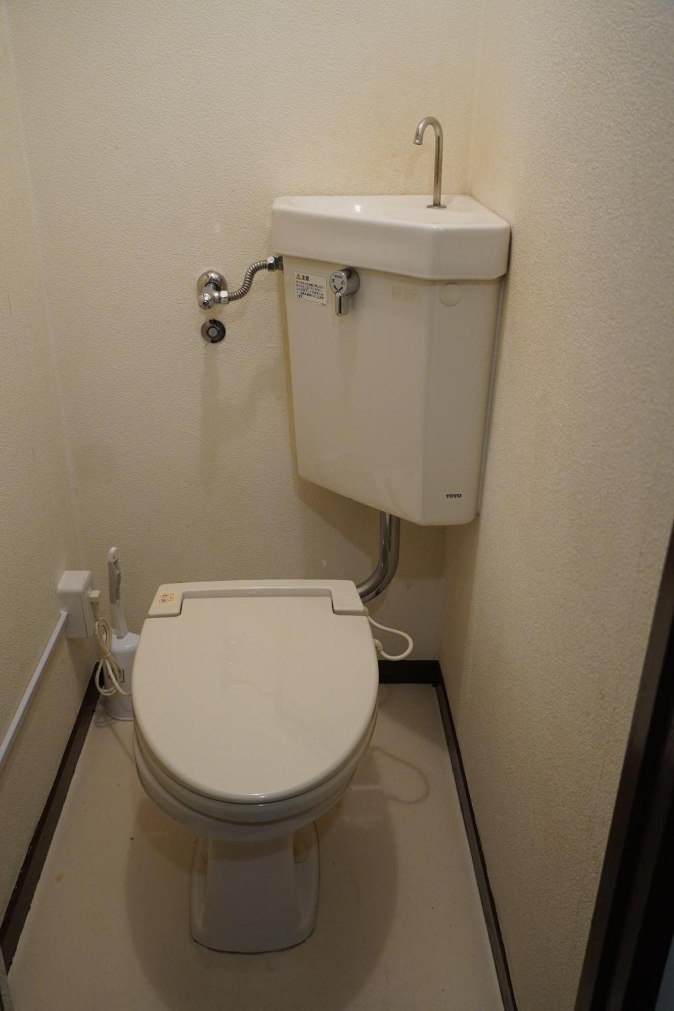 恵比寿駅から徒歩1分 渋谷3分 新宿10分 30m2でゆったり 最高の立地 402号室 Apartment
