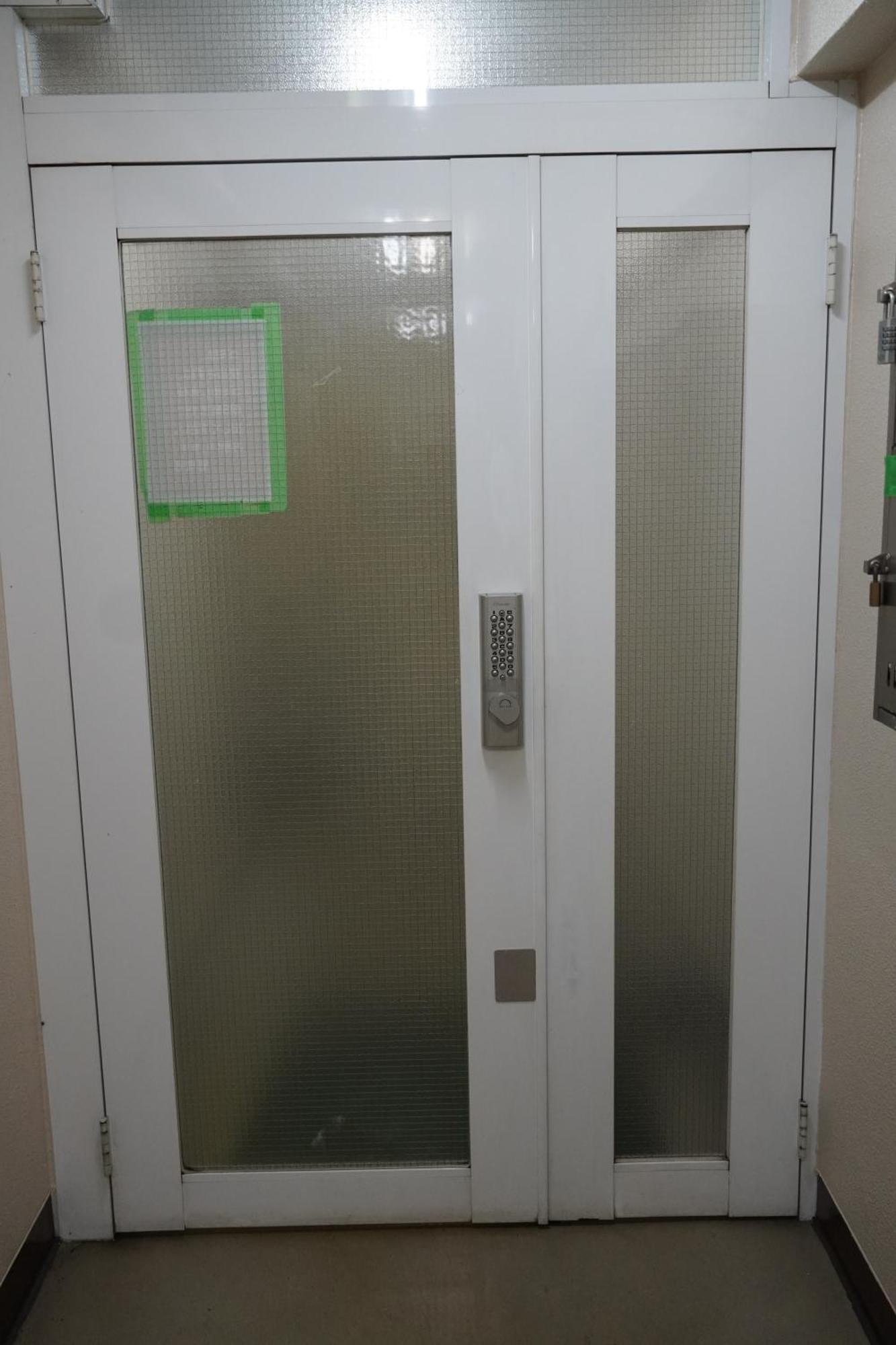 恵比寿駅から徒歩1分 渋谷3分 新宿10分 30m2でゆったり 最高の立地 402号室 Apartment *