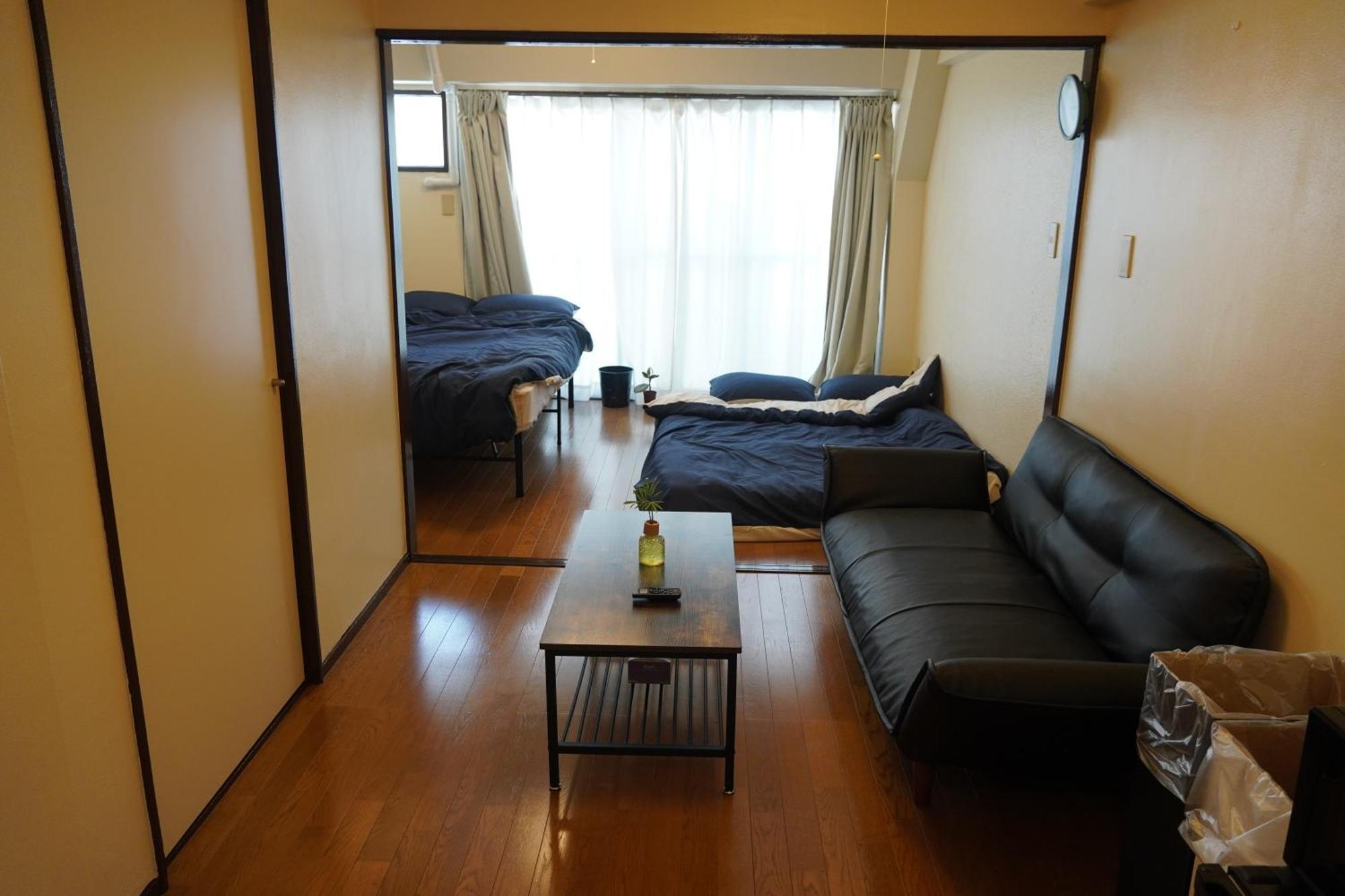 恵比寿駅から徒歩1分 渋谷3分 新宿10分 30m2でゆったり 最高の立地 402号室 Apartment