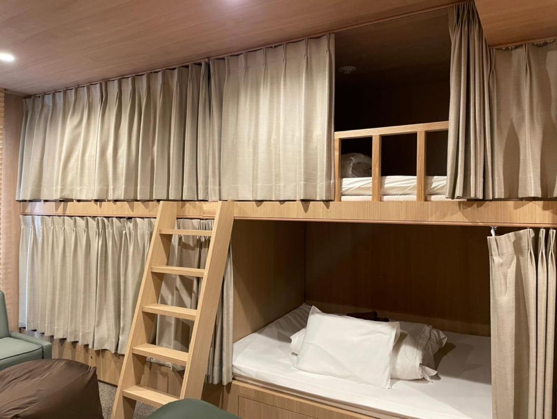 Aparthotel The Bonds *