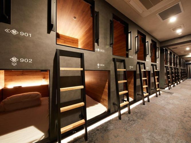 Rembrandt & Shimbashi - Caters To Men Capsule hotel Tokyo