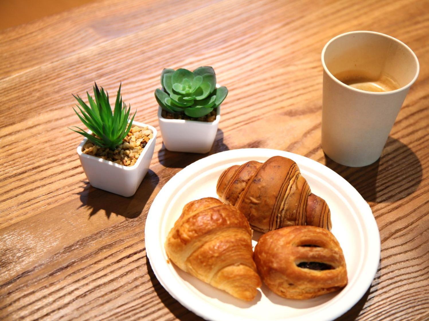 Rembrandt & Shimbashi - Caters To Men Capsule hotel Tokyo