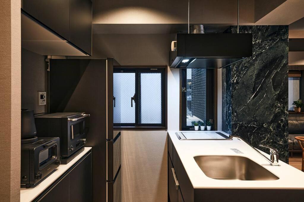 Newopen! - 2 Min Walk From Yoyogi-koen Station - 5 Min Train Ride From Shinjuku - 2 Showers - 123 M2, Private House In The City Centre! Villa *