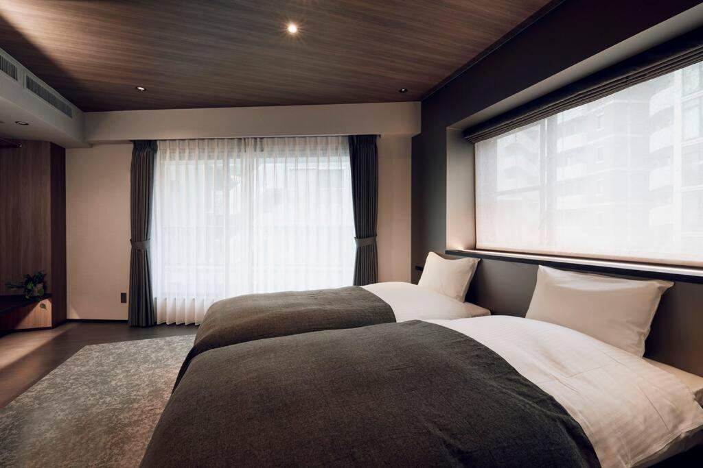 Villa Newopen! - 2 Min Walk From Yoyogi-koen Station - 5 Min Train Ride From Shinjuku - 2 Showers - 123 M2, Private House In The City Centre!