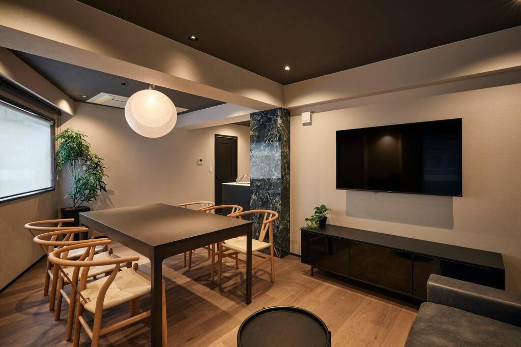 Newopen! - 2 Min Walk From Yoyogi-koen Station - 5 Min Train Ride From Shinjuku - 2 Showers - 123 M2, Private House In The City Centre! * Tokyo