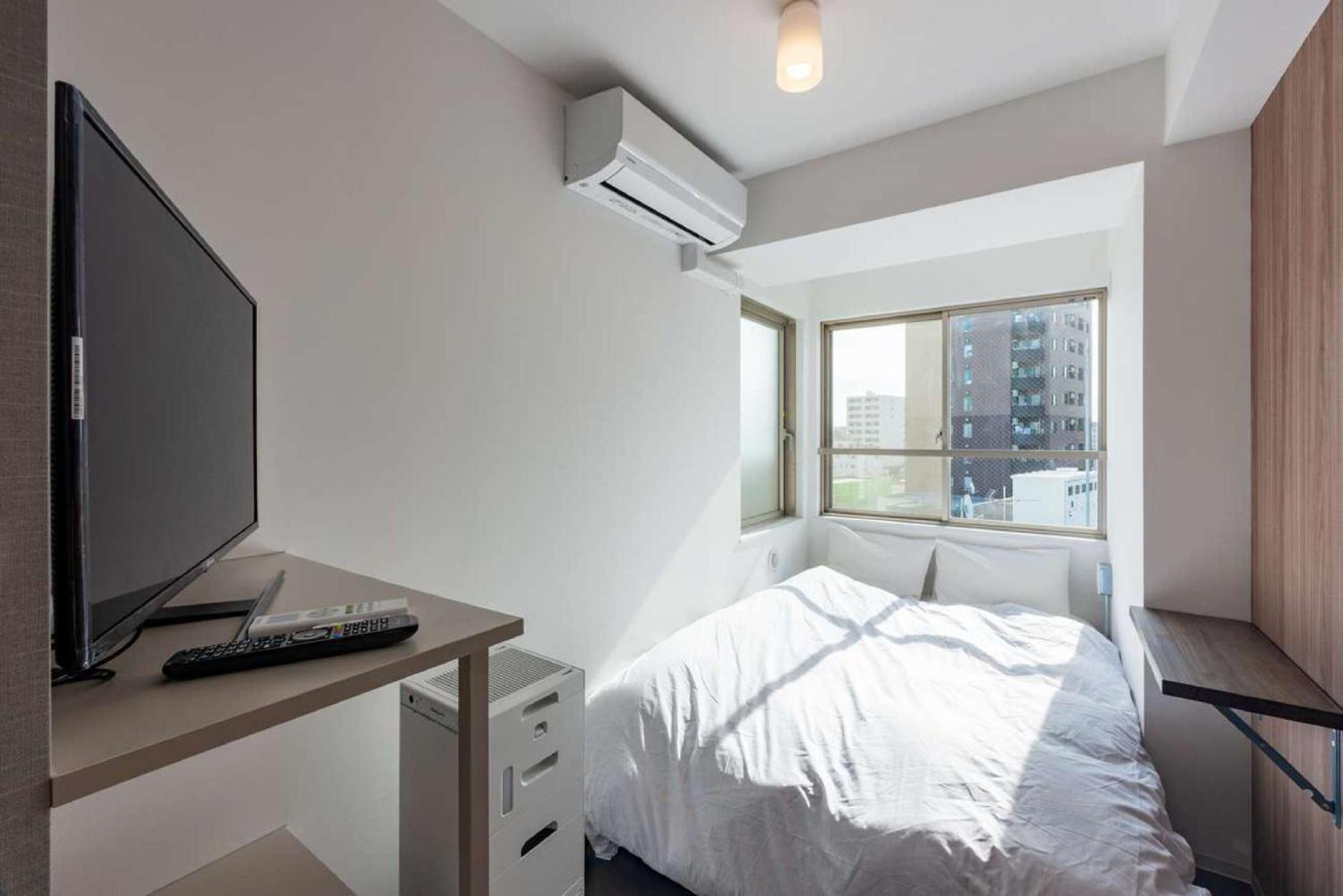 &and Minamisenju Hostel *
