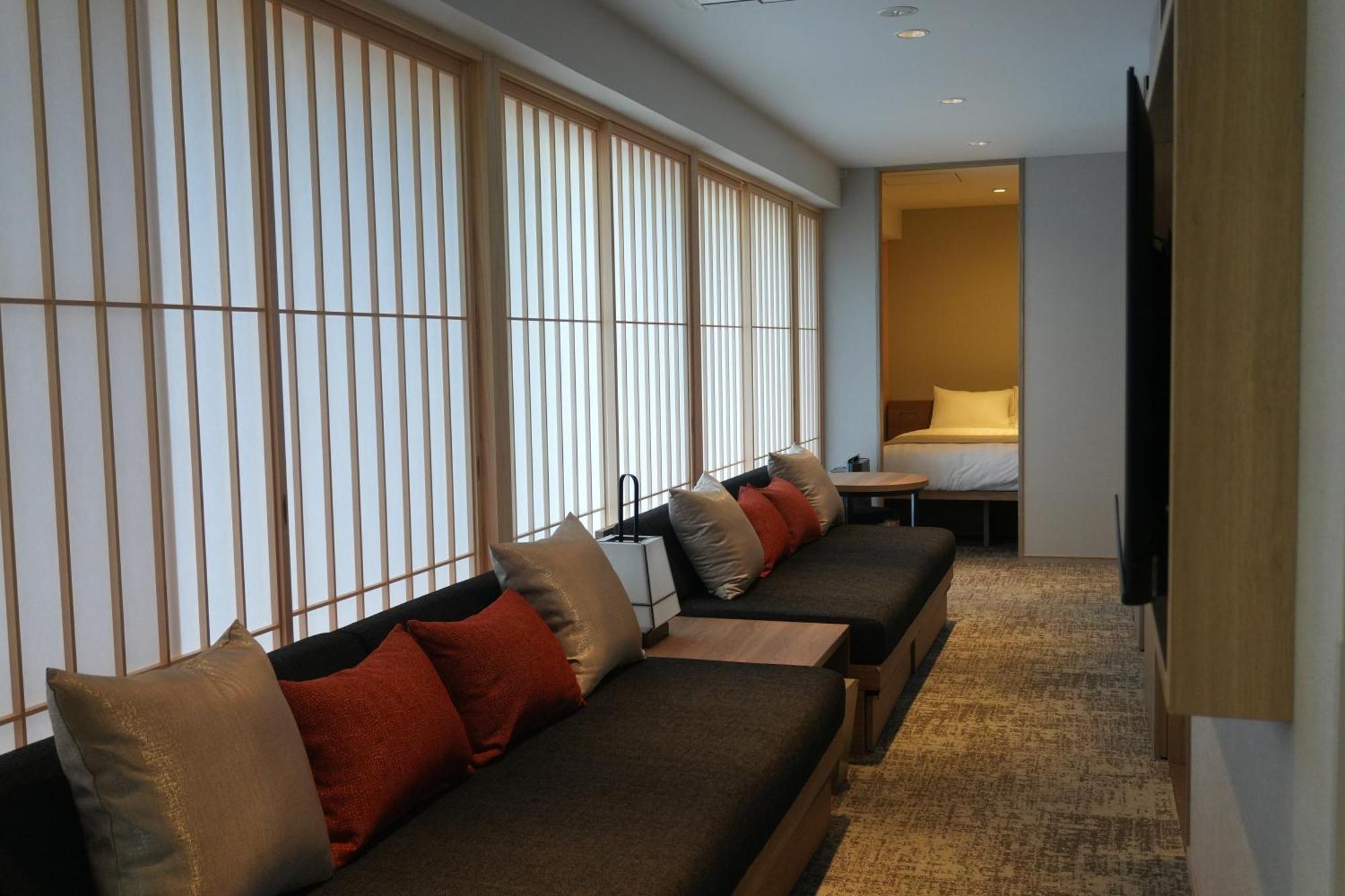 Premium Monday Ginza East