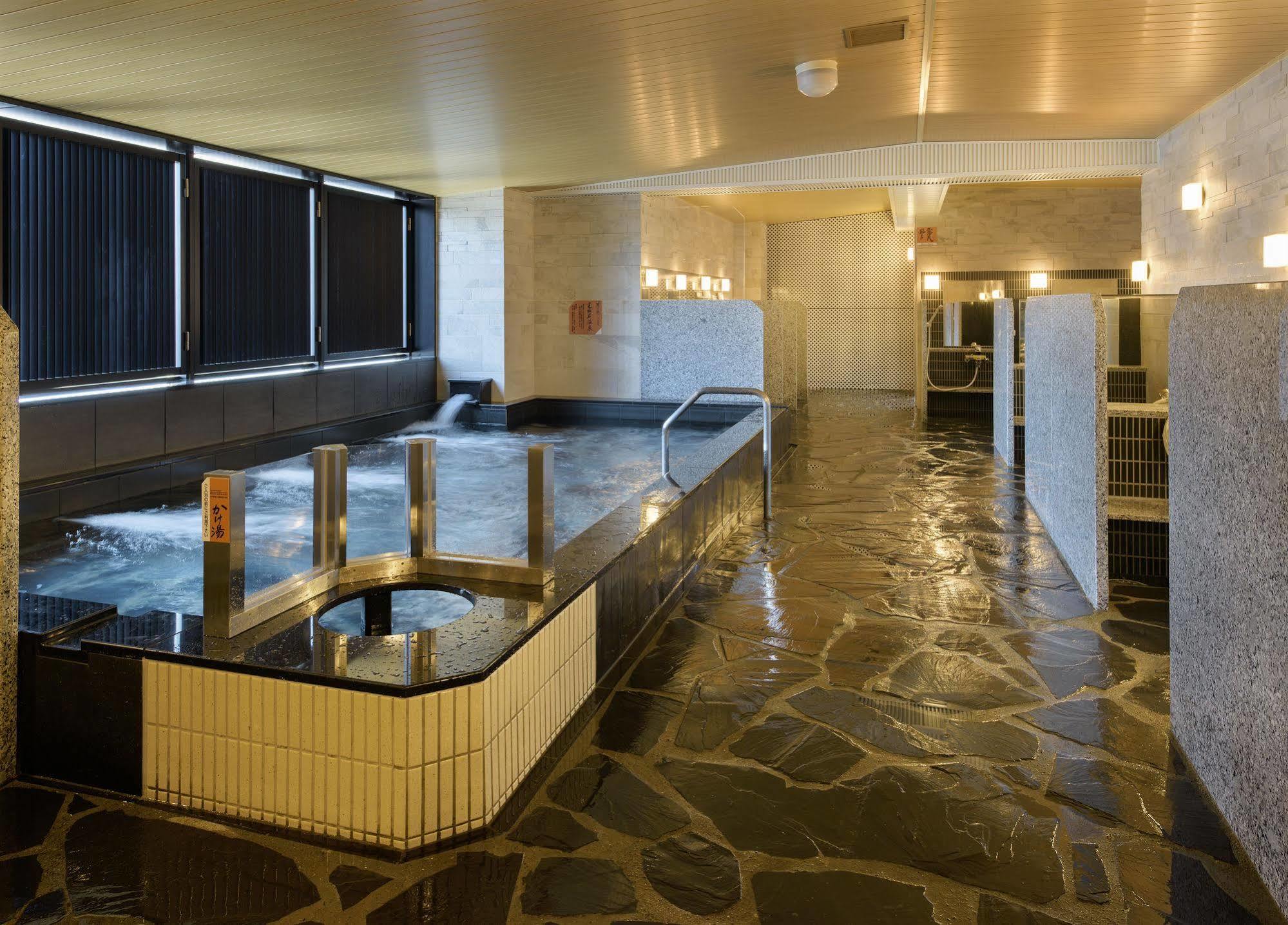 Apa Shinjuku Kabukicho Tower Hotel 3*