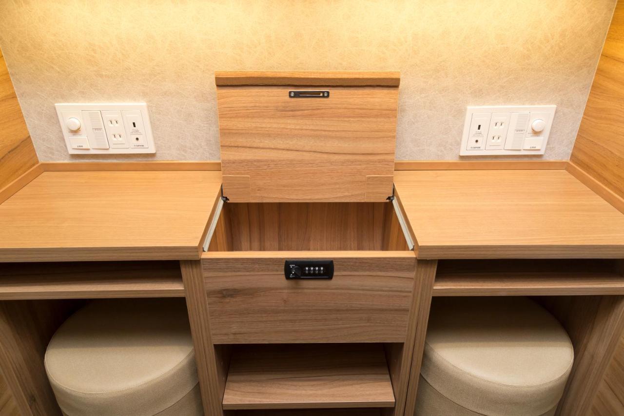 Global Suidobashi Capsule hotel Tokyo