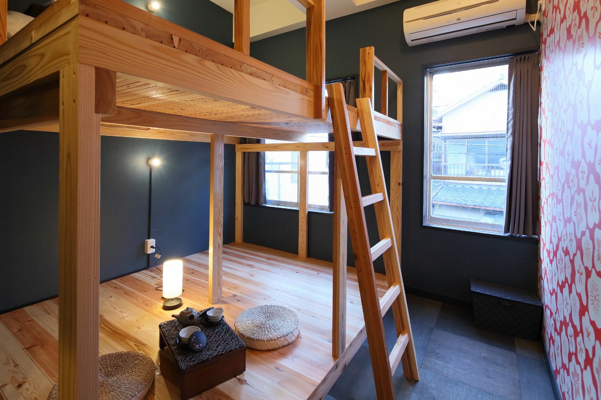 Ikidane House *