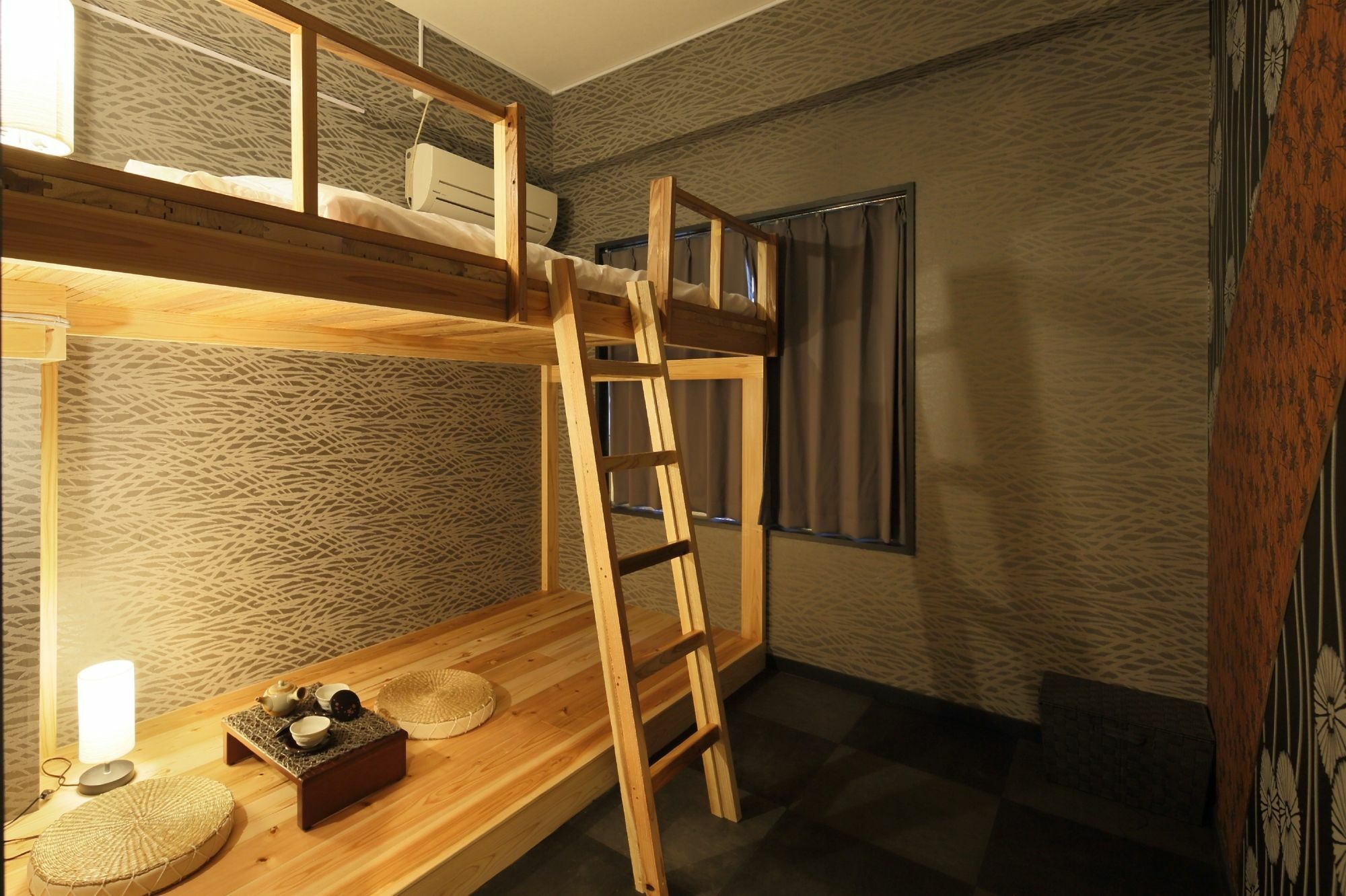 Hostel Ikidane House *