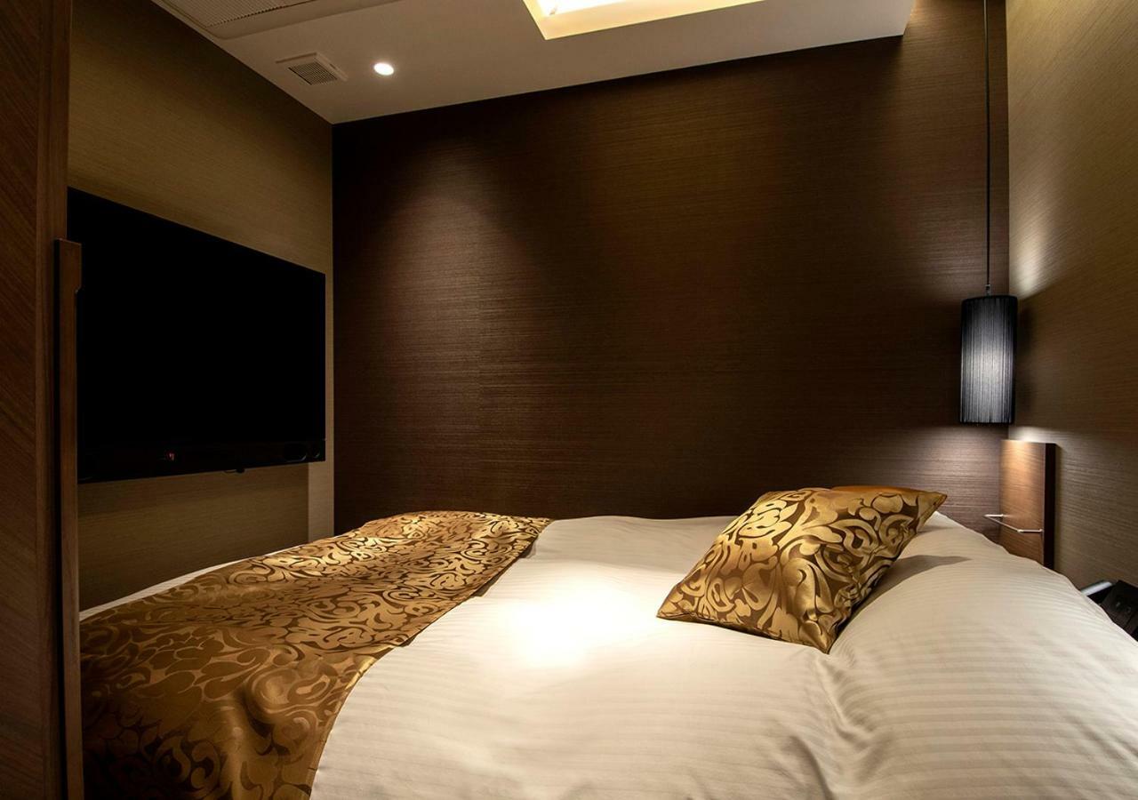 Rex Akasaka 3*