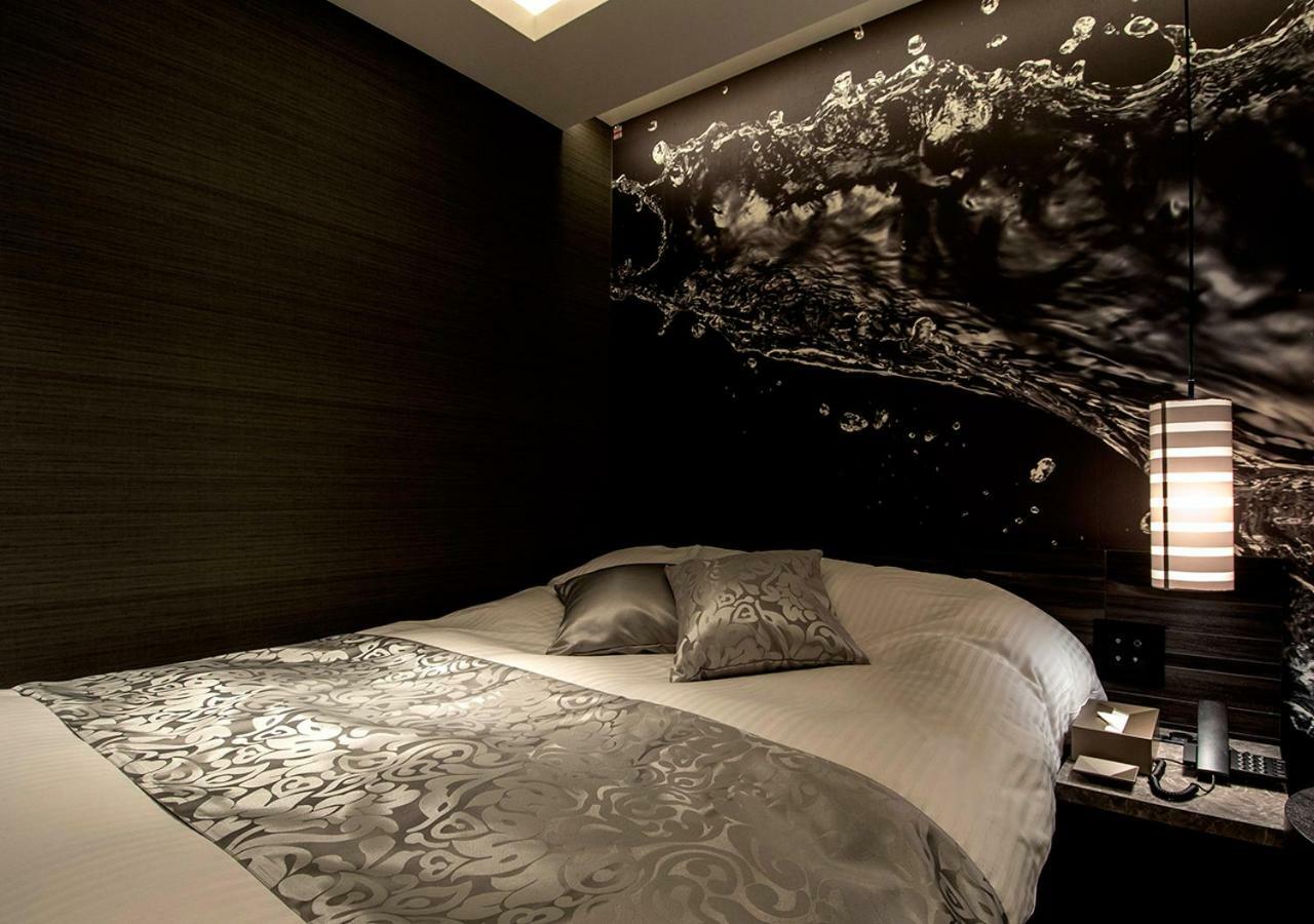Rex Akasaka 3*