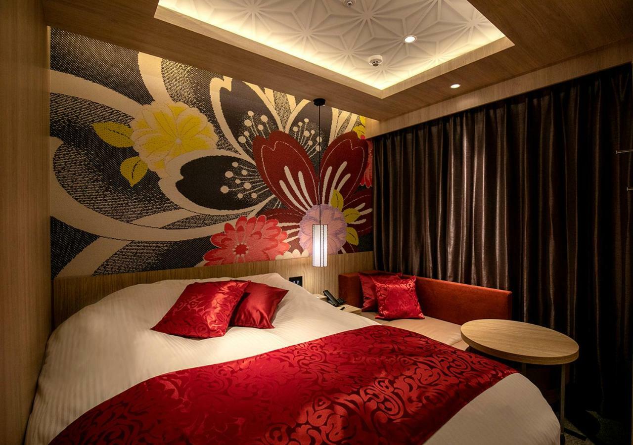Rex Akasaka 3*