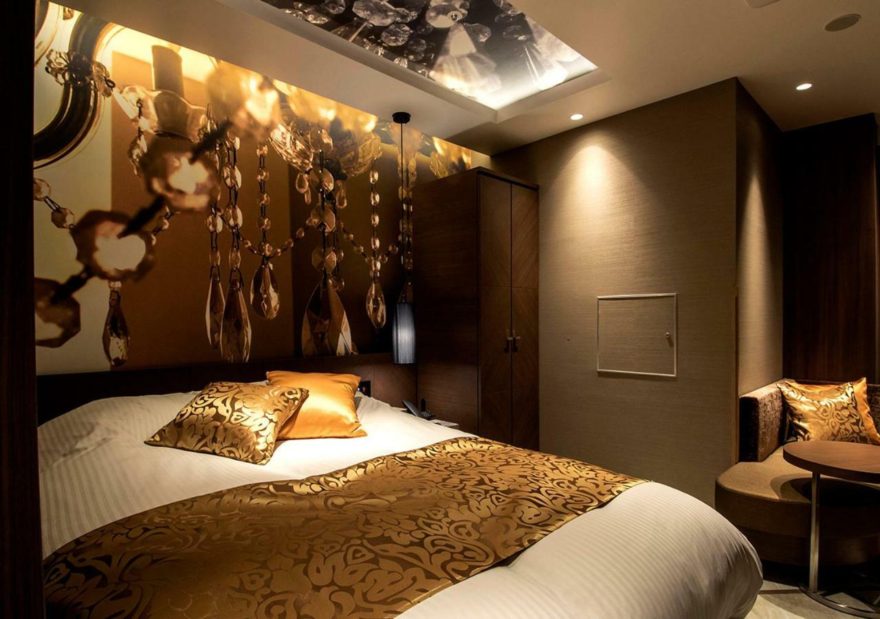 Rex Akasaka 3*