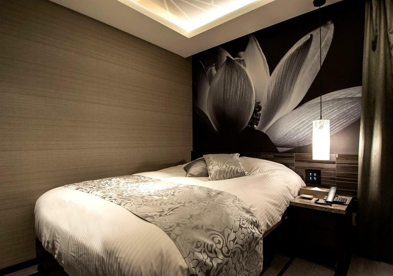 Rex Akasaka Love hotel 3*