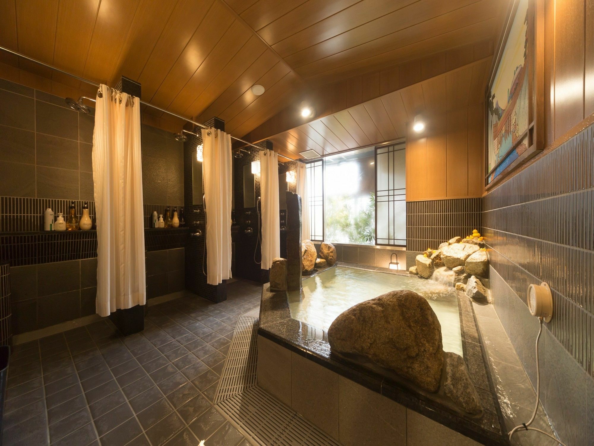 Capsule hotel Global Suidobashi Tokyo
