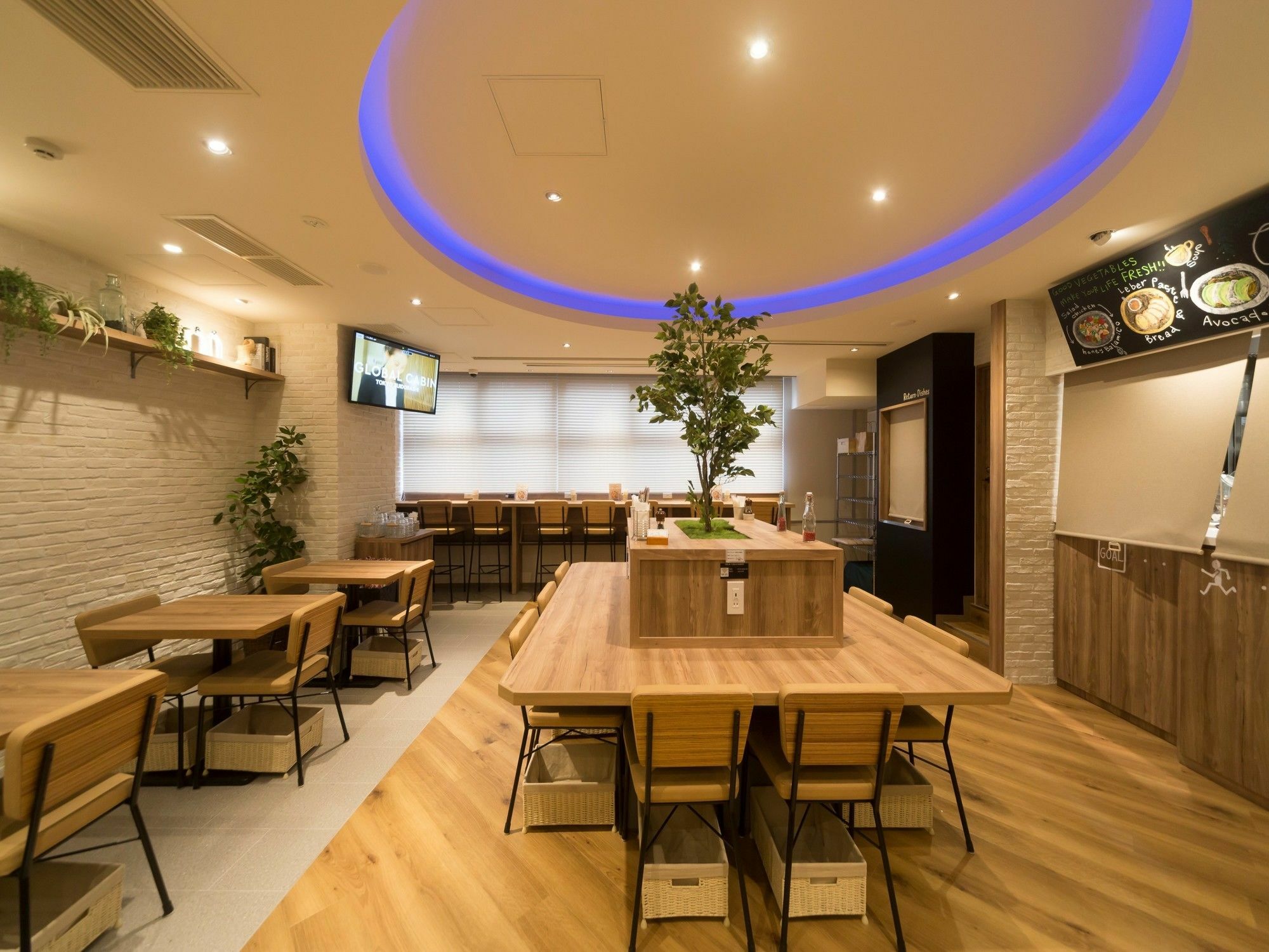 Capsule hotel Global Suidobashi