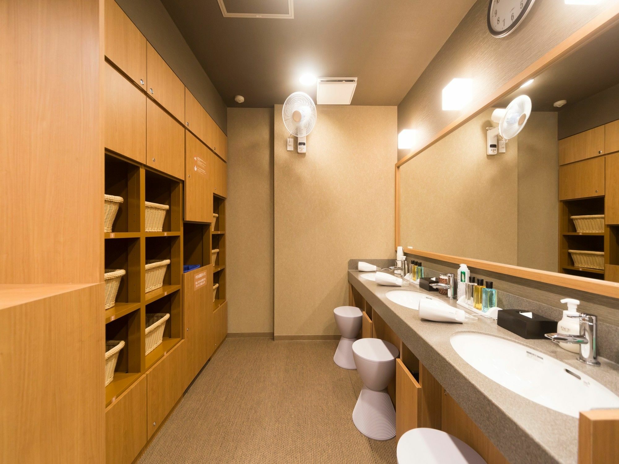 Global Suidobashi Capsule hotel 2*