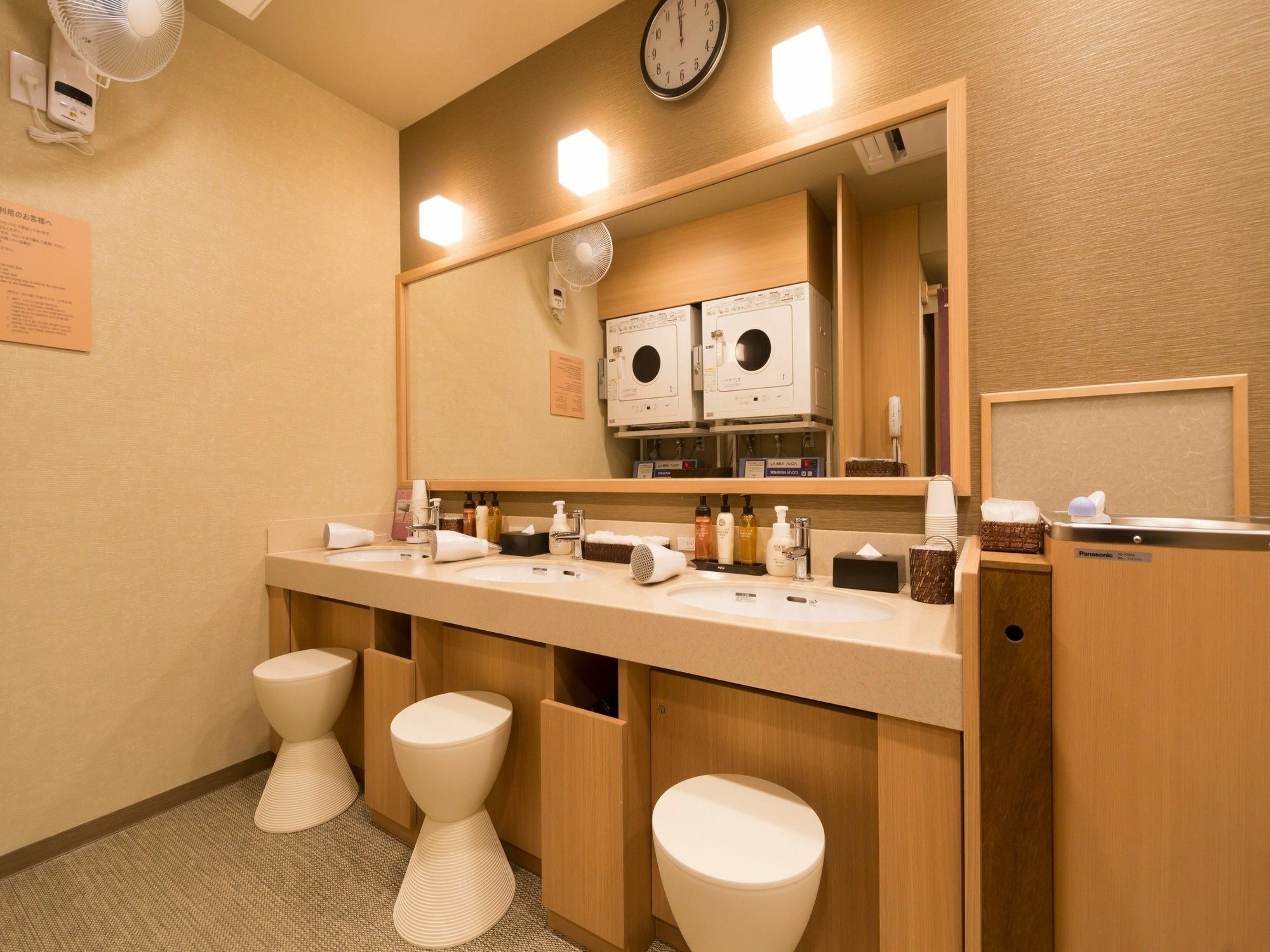 Global Suidobashi Capsule hotel