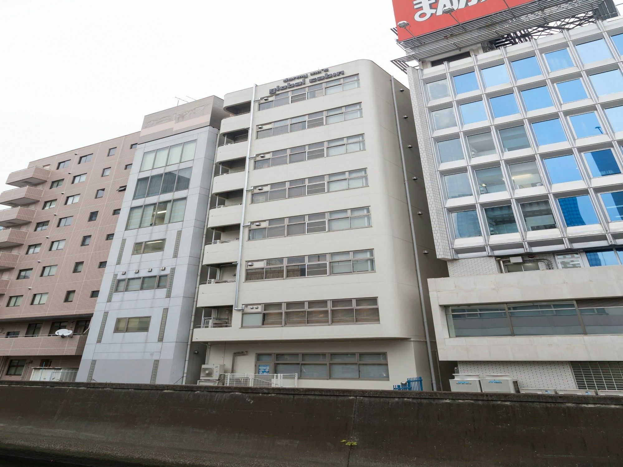 Global Suidobashi Capsule hotel