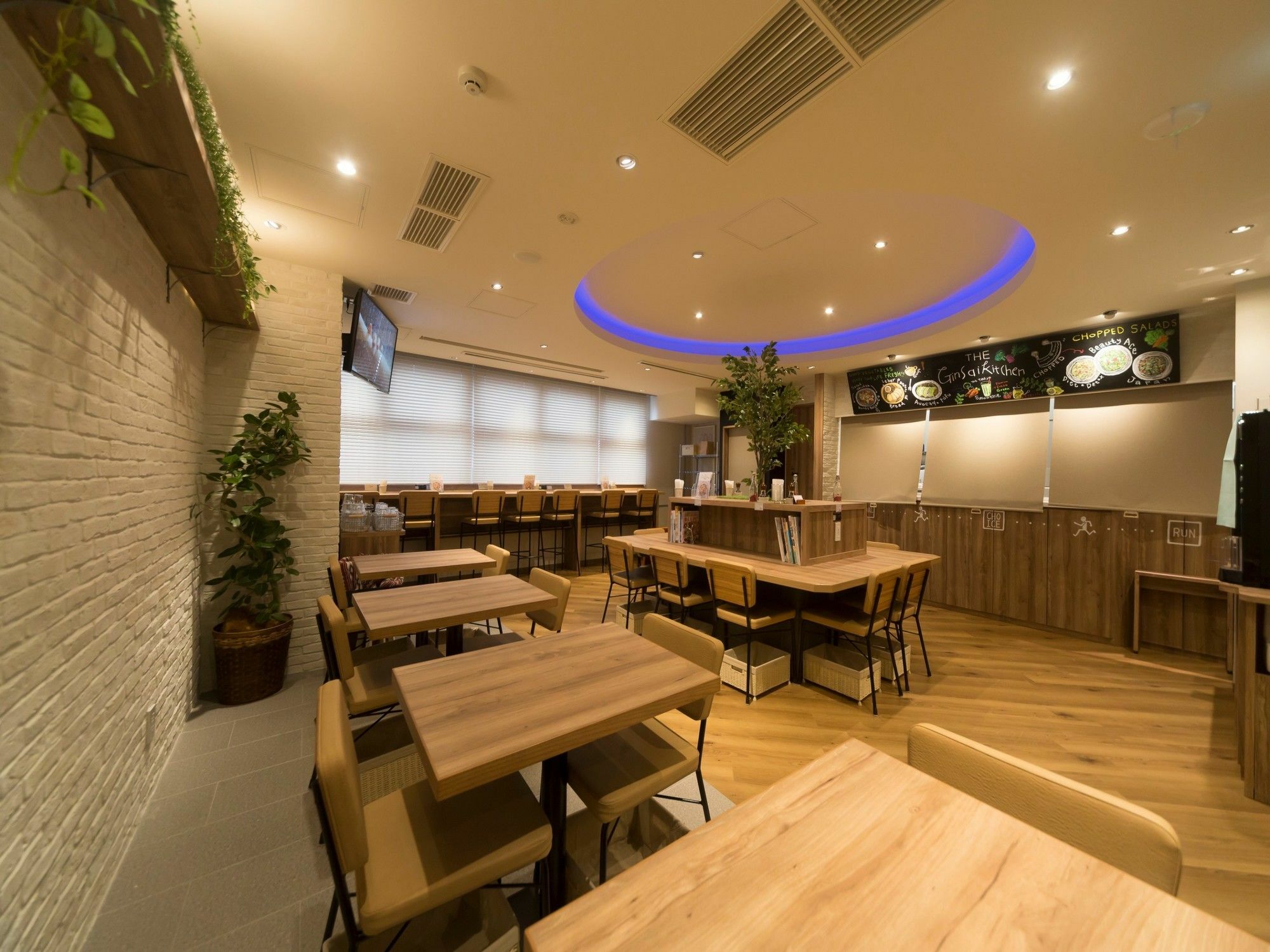 Capsule hotel Global Suidobashi Tokyo